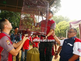 Wakapolda Lampung menggantang burung
