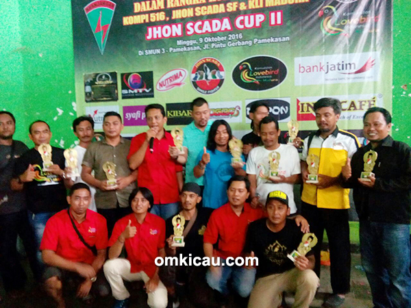 Foto bersama para pemenang lovebird beauty contest Jhon Scada Cup II