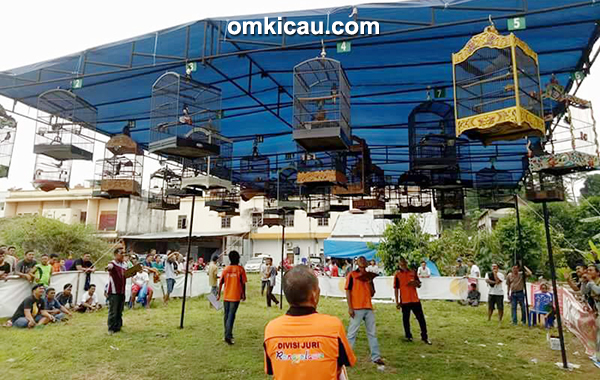 Latpres Senandung Ronggolawe di Lapangan SBS Bangko