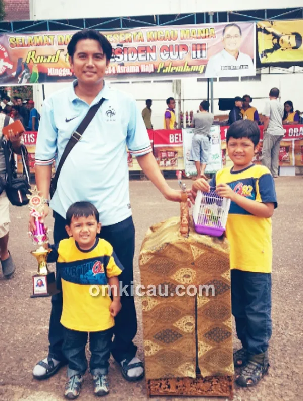 Mr Said BH dan kedua anaknya