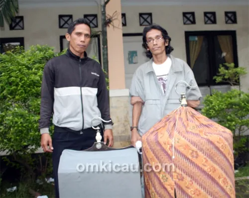 Ovan dan cucak hijau Zamrud