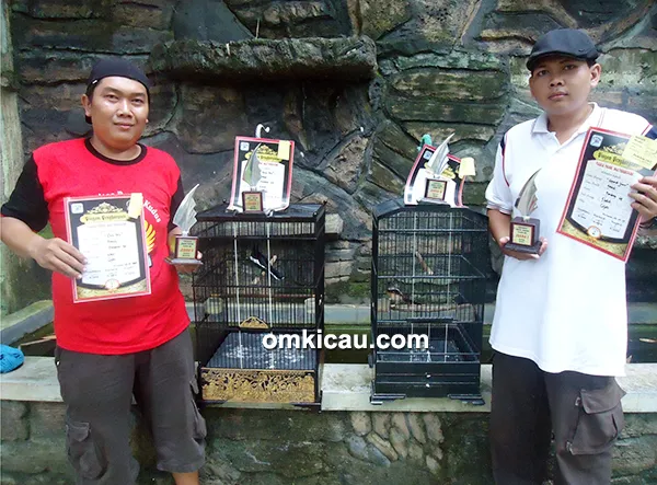 Duet kakak-adik Om Cik Pong dan Om Fahrul