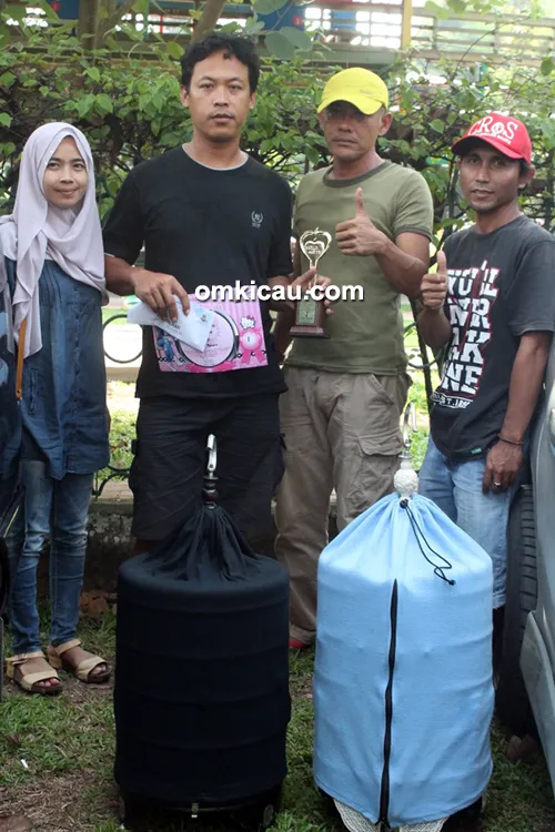 Om Rozak dan anis merah Rambo