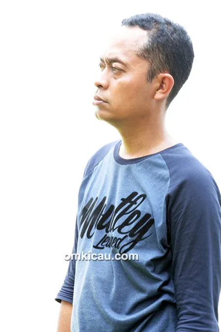 Om Poeryono, juri lomba burung