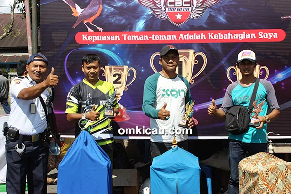 Lomba burung berkicau Gebyar Putri Tunggal