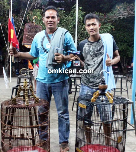 Om Alex