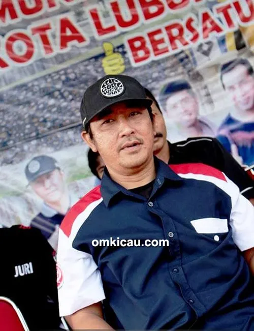 Om Alex Andro Om Alex Andro