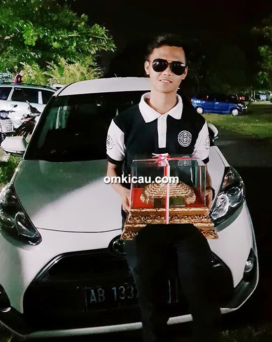 Om Andry N