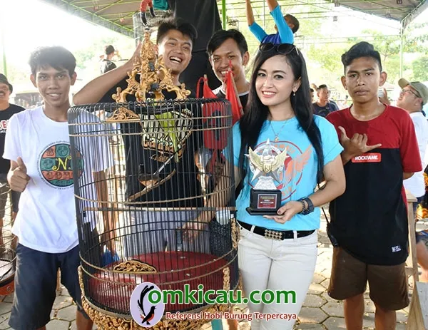 murai batu John Legend