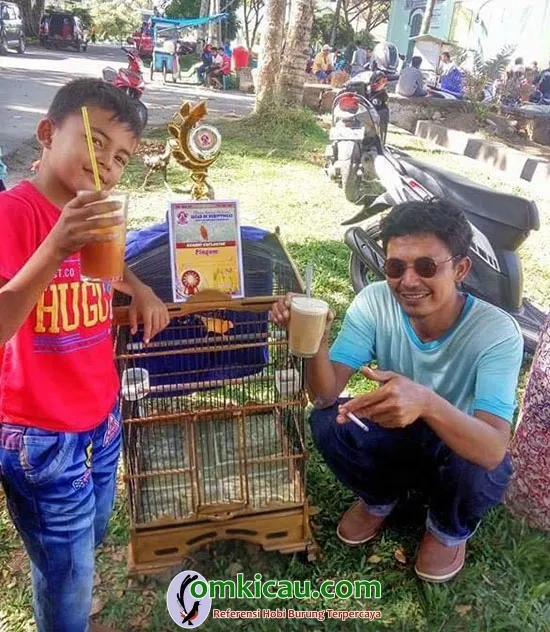 Om Ade Monrihardi