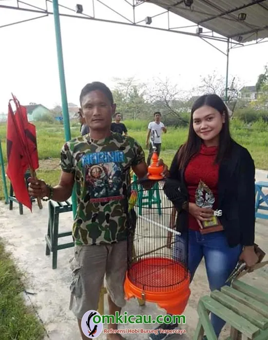 Lovebird Karmila