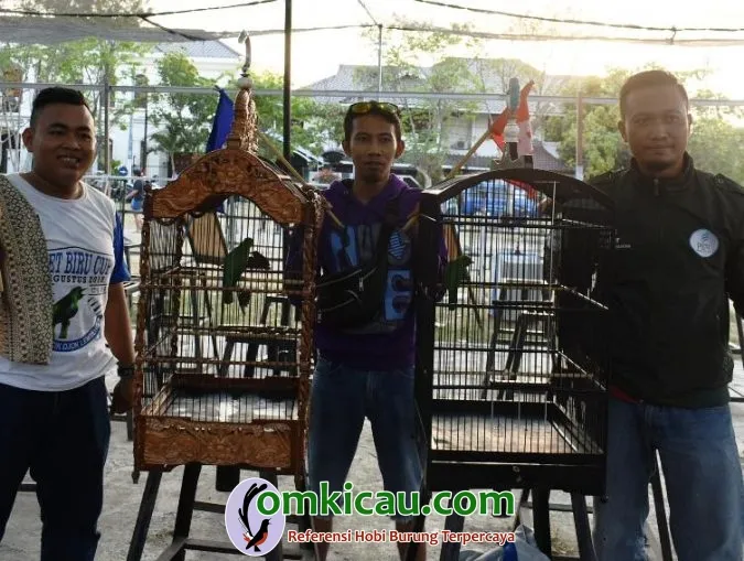 Om Irul Dan Om Hafid Villa Sukses Menampilkan Cucak Hijau Sengketa Dan Excelso.