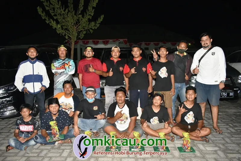 H Faiz Jangkar SF Berdiri Kedua Dari Kiri Moncer Bersama Mb Seruling Sakti Cucak Ijo Toak Dan Cendet Sultan.