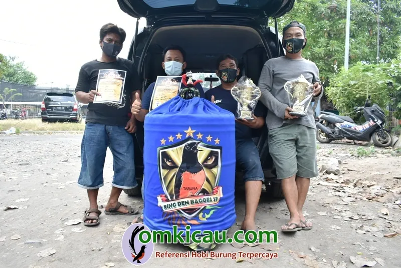 Om Dany Kedua Dari Kiri Pemilik Mb Akpol Yang Nyaris Nyeri.
