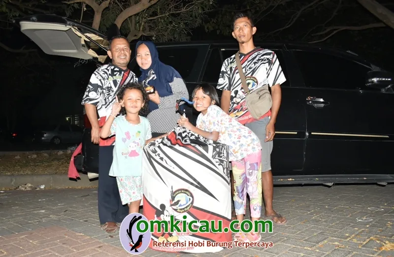 Abah Tjipto GM SF Moncer Bersama Cucak Hijau Sinchan.