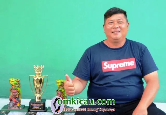 Om Alex Boyong Tropi Hanzo Cup.