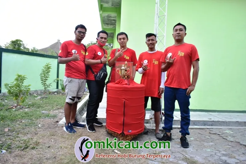 Om Alfen Langgeng Mulya SF Tengah Mengandalkan Mb Bodrex Pitbul Dan Lovebird Cakil.
