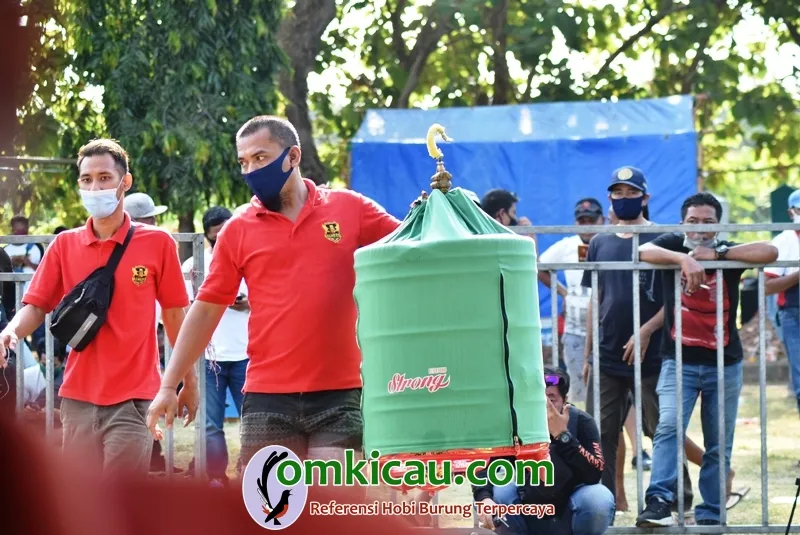 Crew Mahkota SF Bersiap Menurukan Mb Sujud Di Kelas Perang Bintang.