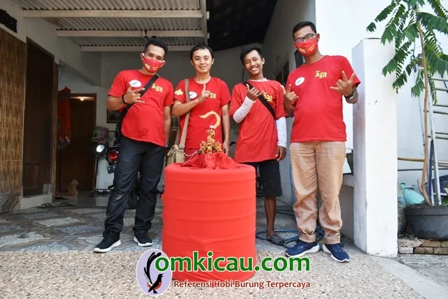 Om Alfen Kedua Dari Kiri Sukses Menampilkan Mb Bodrex Dan Kaisar.