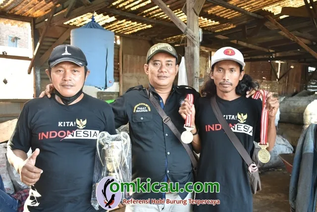 Om Wasis Tengah Puas Dengan Penampilan Cucak Hijau Sableng.