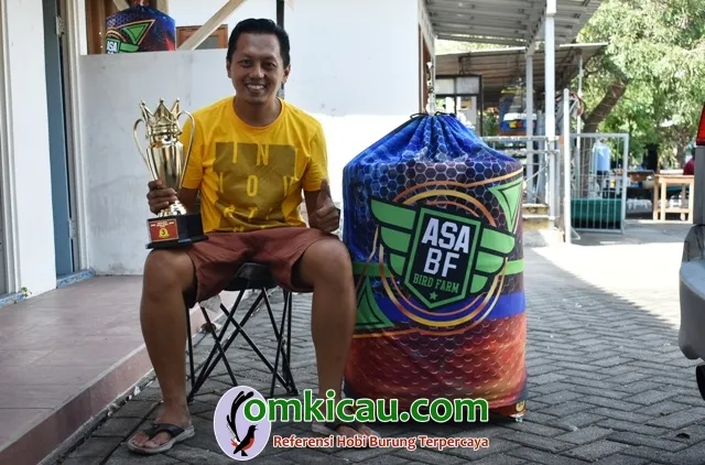 Om Indra Aditya Sukses Menampilkan Murai Batu Krucil.