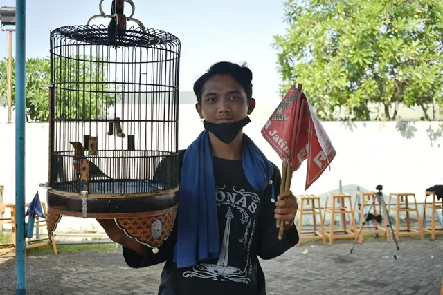 H. Taufik Sukses Nyeri Bersama Anis Merah Omega.