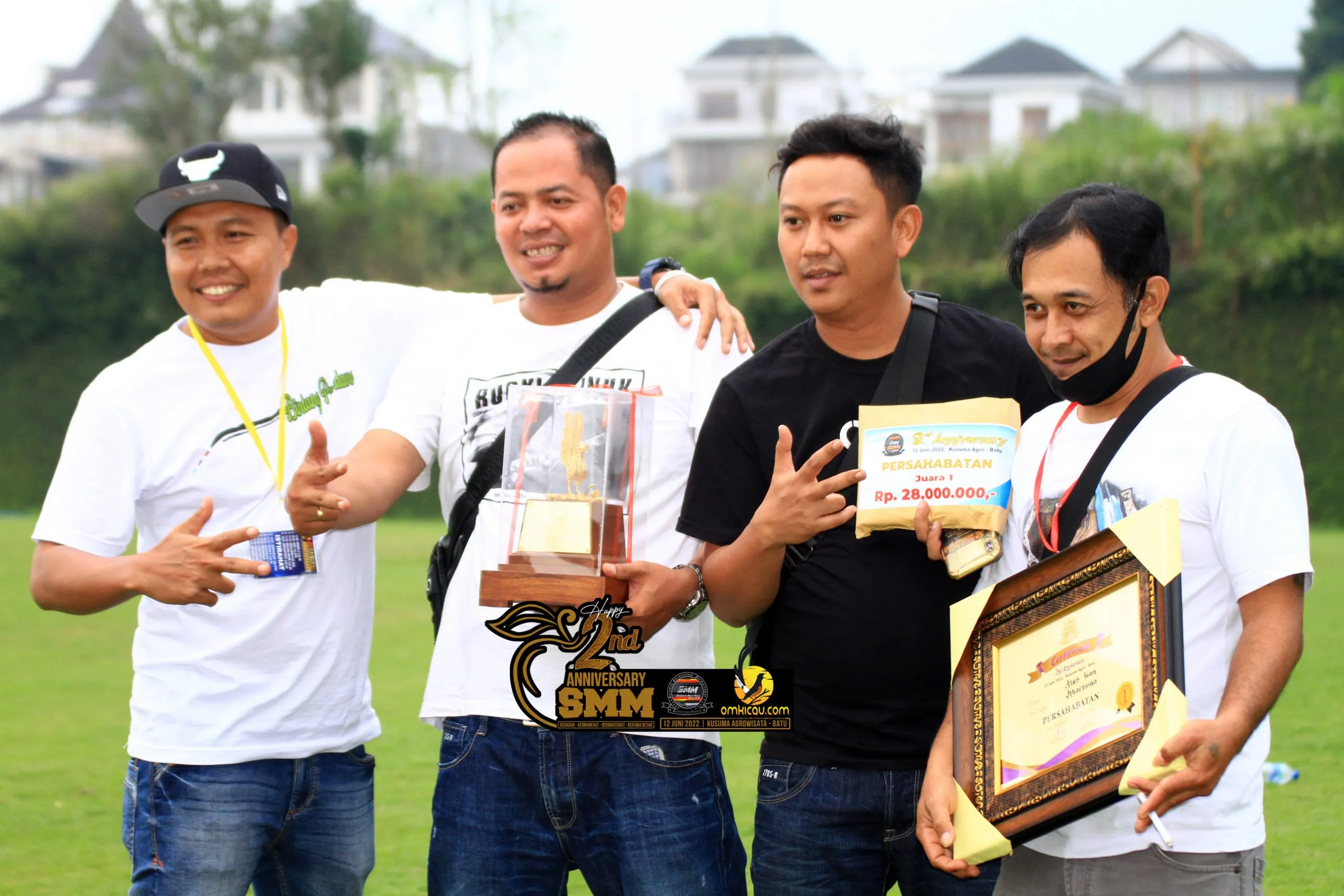 Tropi Piagam Serta Hadiah Uang MB Kharisma Scaled