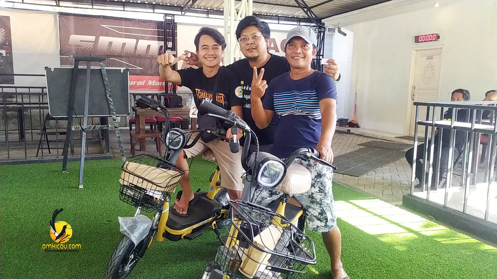 Peserta Undian Yang Beruntung Mendapat 2 Sepeda Listrik